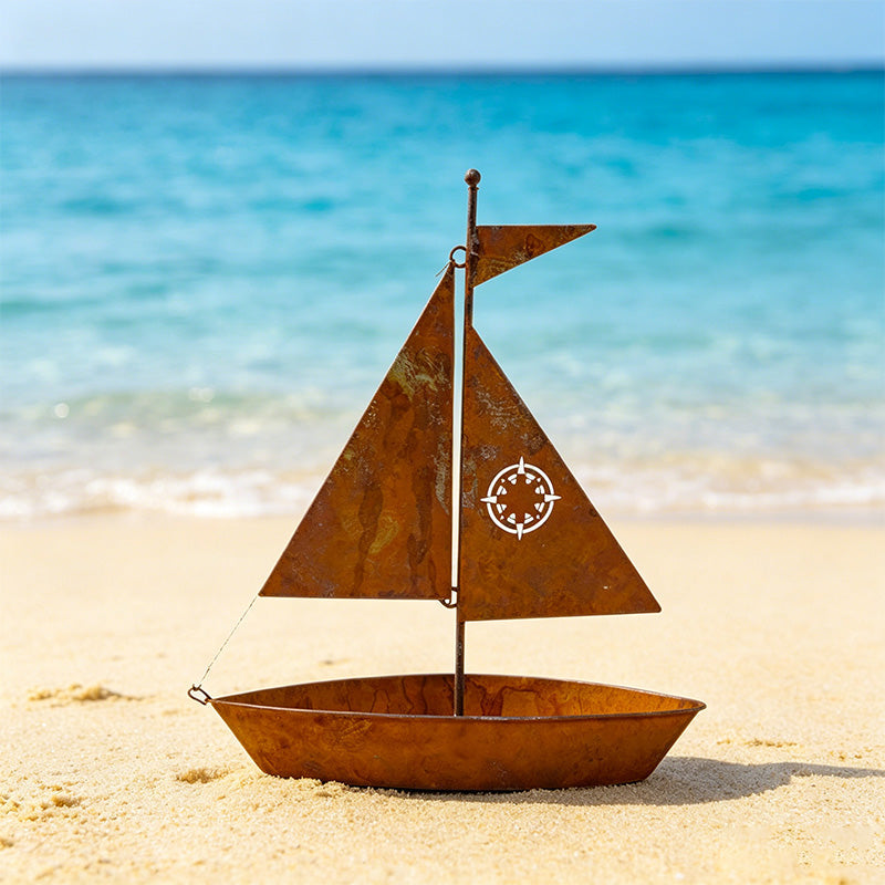 ⛵🌱 Maceta rústica de metal con forma de velero: hecha a mano, resistente a la intemperie y perfecta para suculentas, hierbas o flores; una encantadora decoración para el jardín o la estantería 🏡