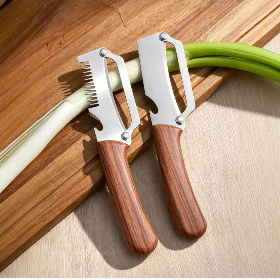 ✅Compra 2 y llévate 2 gratis (4 artículos) 🧅🔪 Pelador de cocina multifuncional 3 en 1: ¡Pela, corta y abre botellas! 🔥