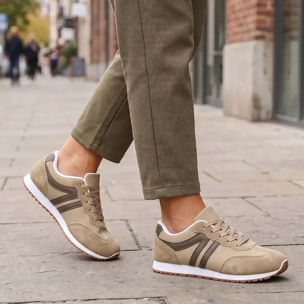 👟 Klasična silhueta – brezčasna retro zasnova tekaških copat v kombinaciji s sodobnimi elementi – ikoničen slog, ki nikoli ne bo šel iz mode.