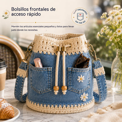 Un bolso de mezclilla tejida estilo bohemio que complementa todos tus looks ✨