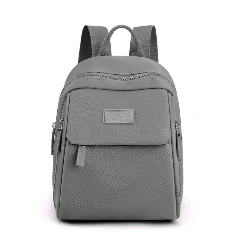 Nueva mochila elegante e informal de gran capacidad y color liso para mujer.