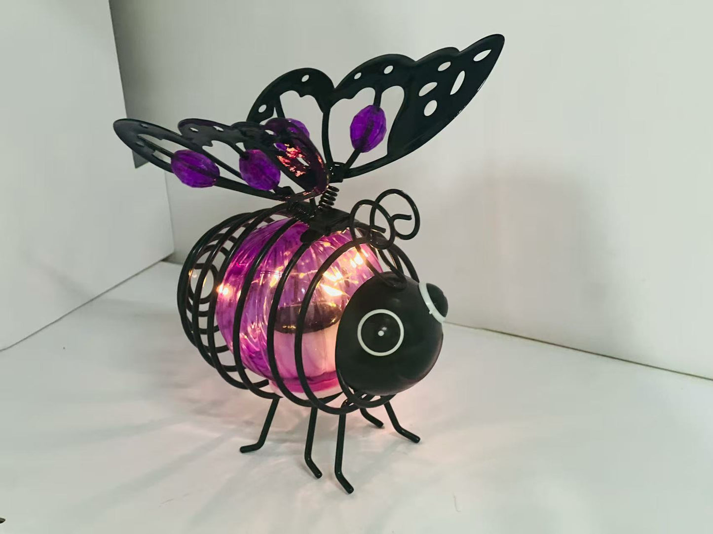 🐝 ¡50% de descuento ahora! ☀️ Luz colgante para coche con energía solar – Encantador diseño de abeja con alas en forma de corazón – Ideal para el jardín y el coche 🌸