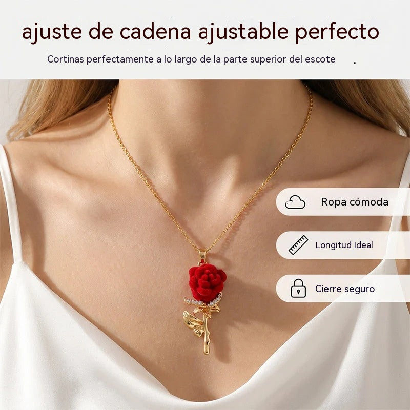 Compra 1 y llévate 1 gratis✨ Elegante collar con colgante de rosa roja – Flor de terciopelo, detalles de cristal, tono dorado ✨