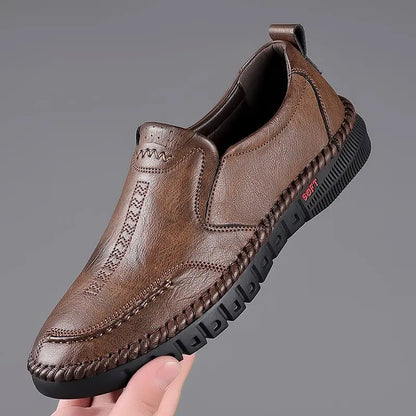 【39-44】Zapatos planos casuales de piel para hombre, nuevos, suaves y antideslizantes, con un elegante estilo retro.