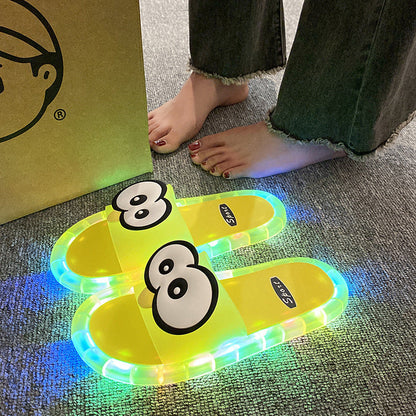 👣 Lindas pantuflas con motivos de dibujos animados que brillan en la oscuridad