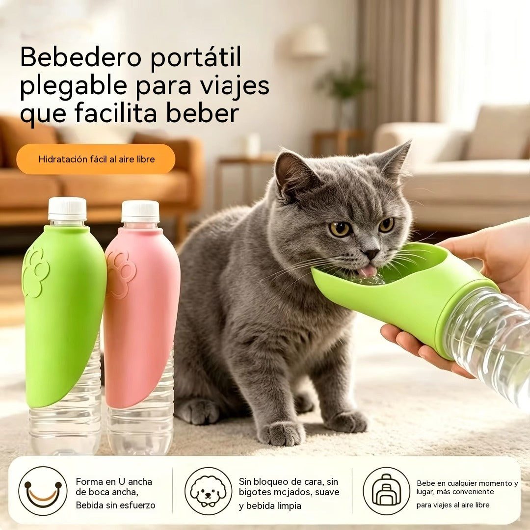 🐕‍🦺🐕Este dispensador de agua portátil y plegable de silicona para mascotas se puede usar con botellas de agua mineral, lo que facilita su uso al aire libre.
