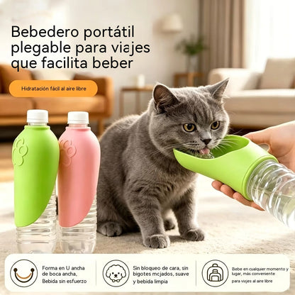 🐕‍🦺🐕Este dispensador de agua portátil y plegable de silicona para mascotas se puede usar con botellas de agua mineral, lo que facilita su uso al aire libre.