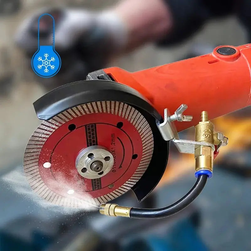 🔧 50% KEDVEZMÉNY KORLÁTOZOTT IDEIG! ✨ Vízpermetező a vágógépek portalanításához: két szórási mód, rugalmas alumínium cső, rozsdamentes 💧