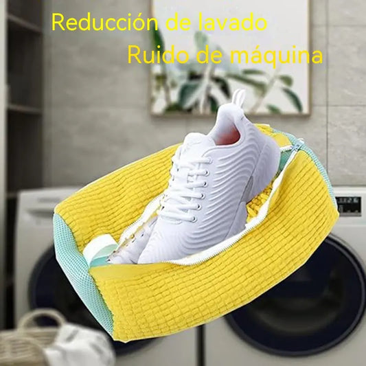 Bolsa cilíndrica para lavar zapatos en la lavadora y para su cuidado.