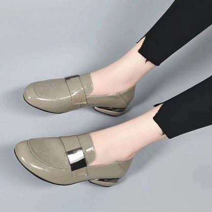 【35-41】Nuevos zapatos de cuero brillante, versátiles y de moda para mujer