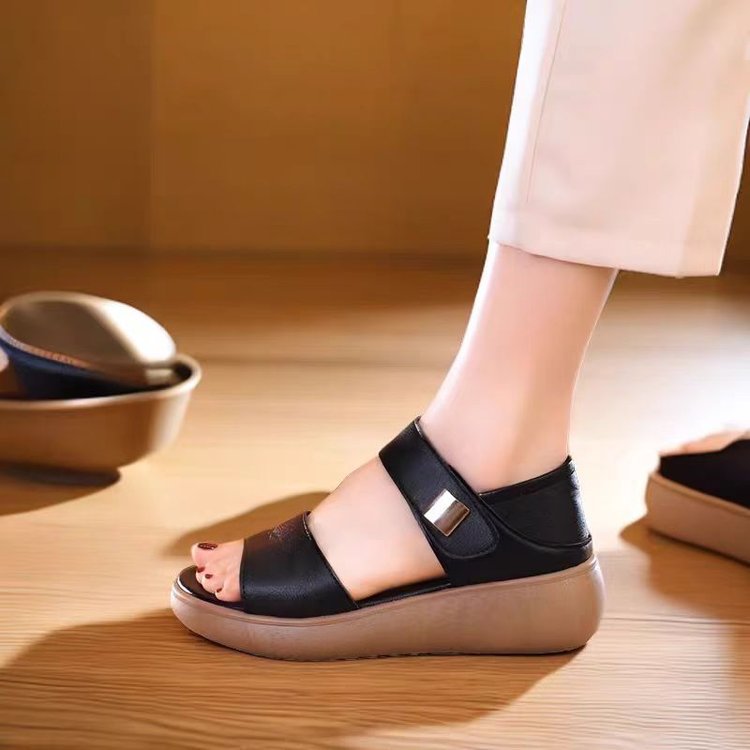 💞【35-40】Nuevas sandalias casuales con suela suave y tacón antideslizante de 2026.