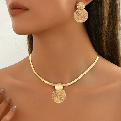 🔥 50% de descuento 💎 Conjunto de collar y pendientes moderno y elegante ✨ Elegante y clásico, ideal para el día a día y fiestas 🌿