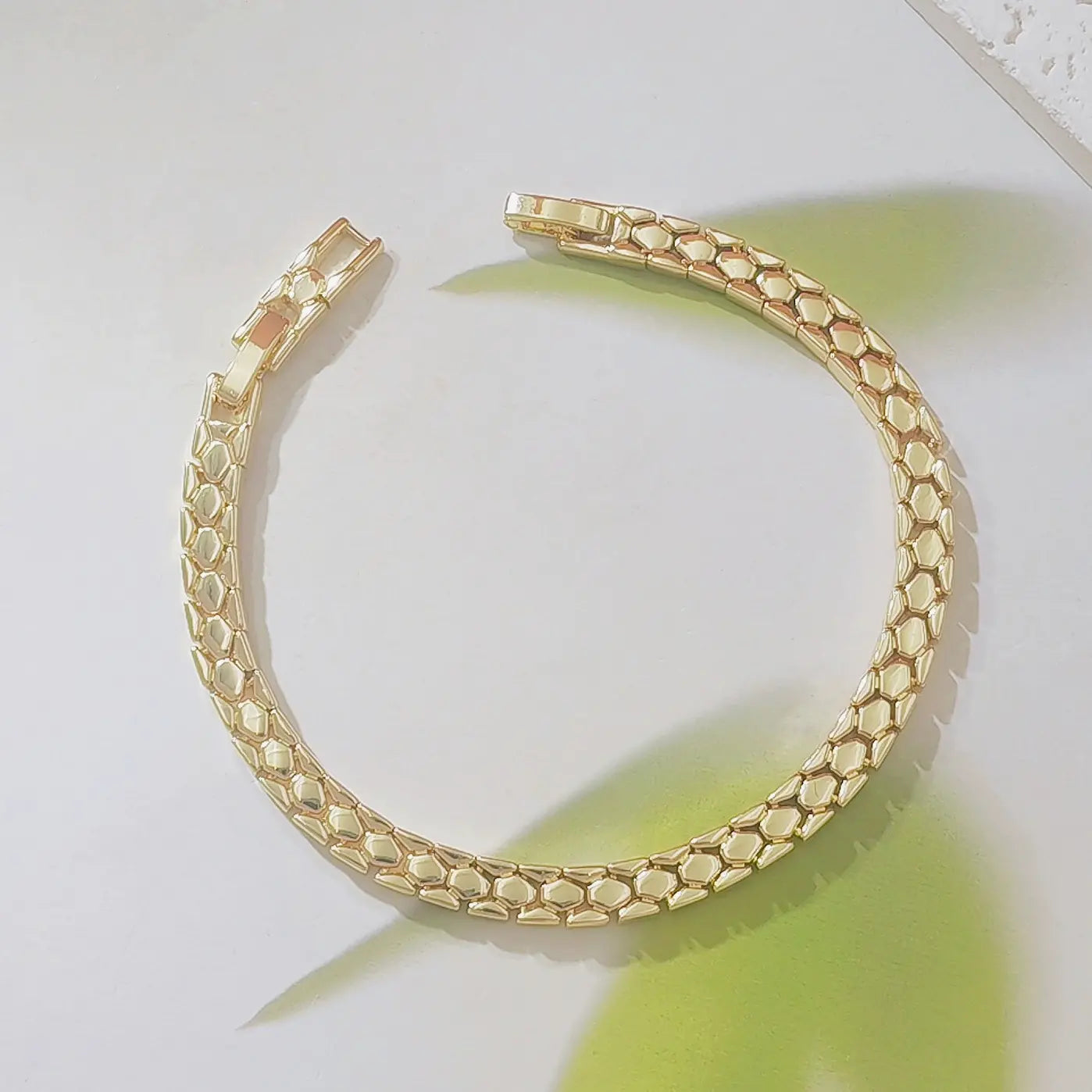 ✨ Pulsera Elegante de Cadena Dorada para Mujer | Sofisticación para Cada Día