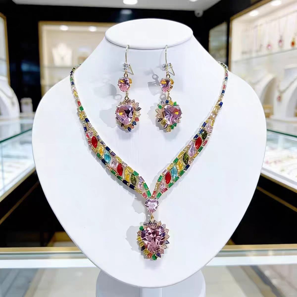 💎 ¡50% DE DESCUENTO POR TIEMPO LIMITADO! ✨ Conjunto de joyas Corazón Brillante: collar y pendientes, elegante y ligero 💖
