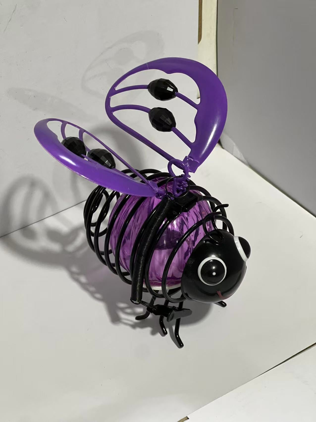 🐝 ¡50% de descuento ahora! ☀️ Luz colgante para coche con energía solar – Encantador diseño de abeja con alas en forma de corazón – Ideal para el jardín y el coche 🌸