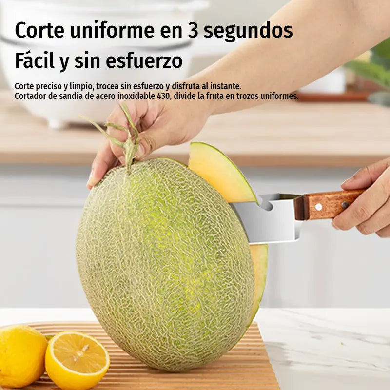 【2 piezas 26 euros】Cortador de sandía multifuncional de acero inoxidable — diseño triangular con función para abrir tapas de botellas