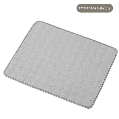📢 ¡50 % de descuento 🔥! Alfombrilla refrescante para mascotas (no requiere llenado de agua) 🧊 — Fabricada en tejido Oxford transpirable; apta para todo tipo de camas o jaulas para mascotas.