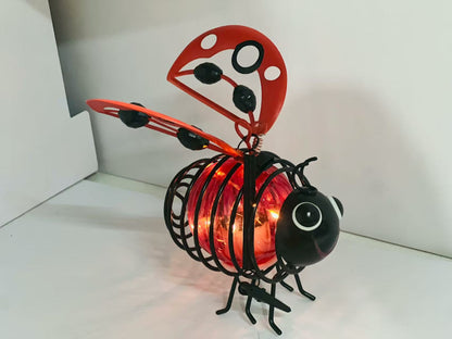🐝 ¡50% de descuento ahora! ☀️ Luz colgante para coche con energía solar – Encantador diseño de abeja con alas en forma de corazón – Ideal para el jardín y el coche 🌸