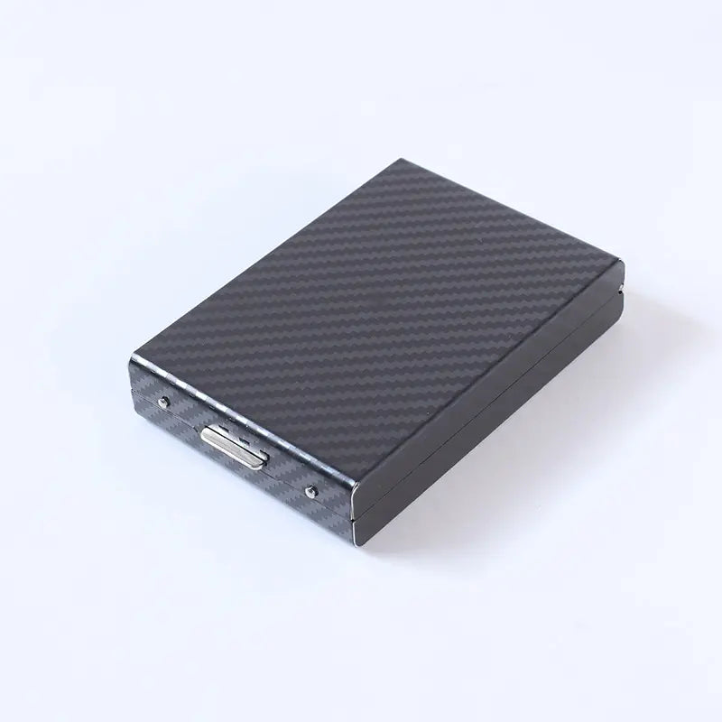 🥰4 kus 580 Kč🛡️✨ Kovové puzdro na karty z nehrdzavejúcej ocele s RFID ochranou — tenké, elegantné a bezpečné pre vaše karty.