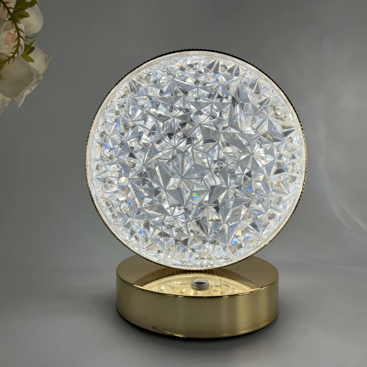 📢📢 Sleva 50 %! ✨ Skleněné noční světlo s geometrickým designem: dotykové ovládání, 3 barvy, nabíjení přes USB, 🏠 útulné osvětlení do ložnice.